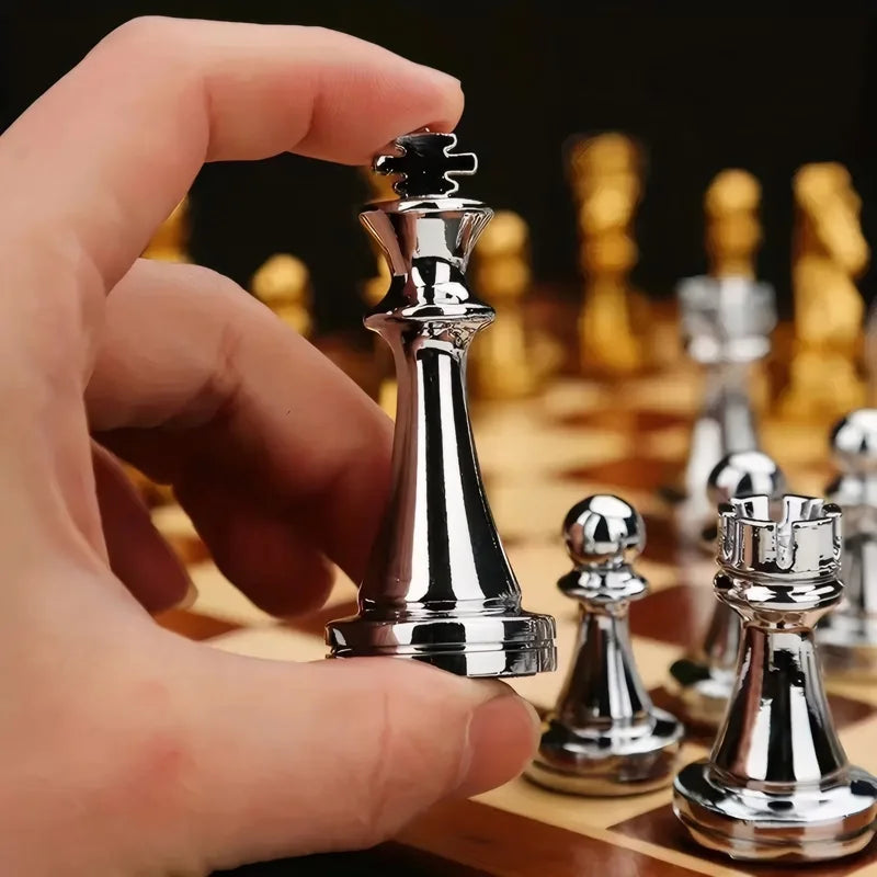 Deluxe Wooden chessboard Set